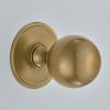 6405 Ball Centre Door Knob On Round Rose